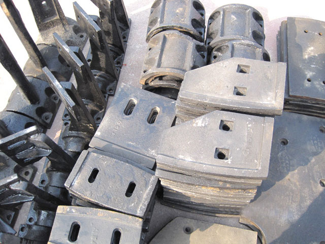 攪(jiǎo)拌機耐磨件(jiàn)