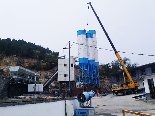 HZS120集裝箱式混(hun)凝土攪拌站