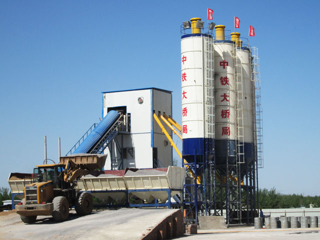 HZS120工(gong)程型混(hun)凝土攪(jiao)拌站