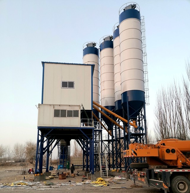 大型(xíng)混凝土攪(jiǎo)拌站的工(gong)作效率低(di)産量低怎(zěn)麽辦？