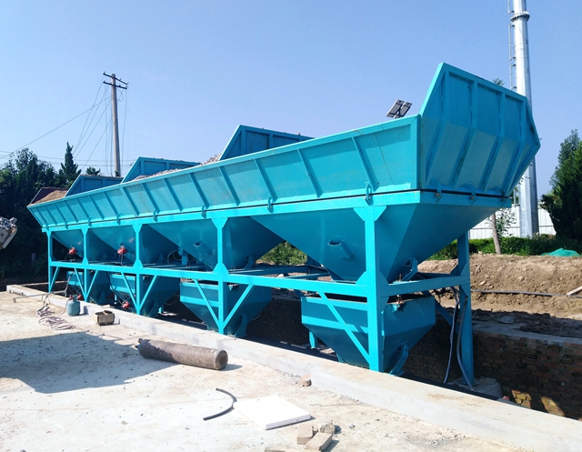 混凝(ning)土配料(liào)機分類(lèi)及安裝(zhuang)流程