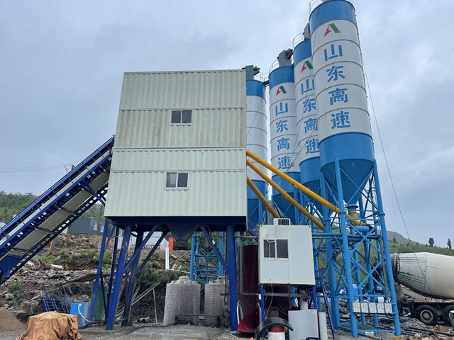 商品(pin)混凝土(tǔ)攪拌站(zhan)設備的(de)安全防(fáng)範有哪(na)些？