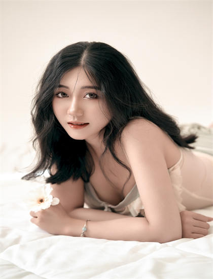 深入探讨：亲切的警察的视觉特效与美术设计——带你了解不为人知的细节