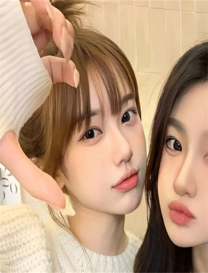 收视第一：《露西沃斯利的皇家相册》美学价值分析：艺术美感与审美特征探讨